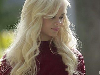 licks Lady's man et baise la chatte de maw chérie Elsa Jean