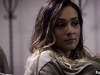 Virgin Teen scopata da uno strano amici di famiglia Falli enormi