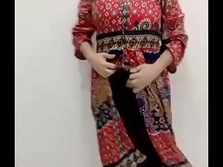 ثوبیہ بہت گرم اور عریاں رقص میں ہوم