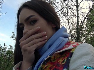 seks oralny na zewnątrz i są niesamowite z dzikich brunette Arwen złoto