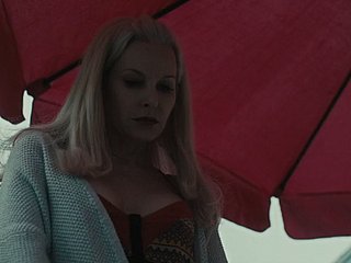뻐 (2019 년)에있는 Monique 부모 누드