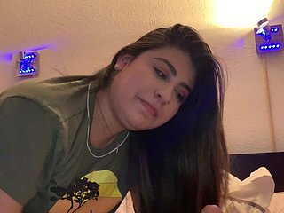 AmateurÂ begs for first cumshot!