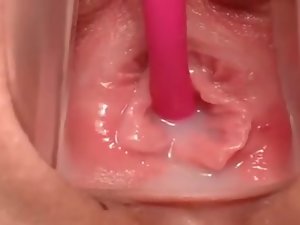 Primo piano di bagnato all'interno POV jucy figa