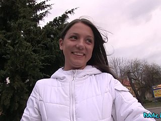 Rosyjski Yammy Teen Niesamowity seks POV