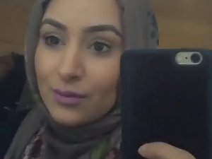 dudakları emme hijabi yarak
