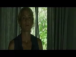 Milfs i młody chłopiec scena seksu