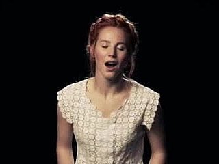 Girlband Adam krijgt een orgasme tijdens het zingen