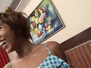 タイのセックスツーリストアドベンチャー - ファランが犯されたタイのフッカー