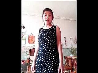 Kejutan! Pelajar kolej Cina mempunyai tetek yang hebat!
