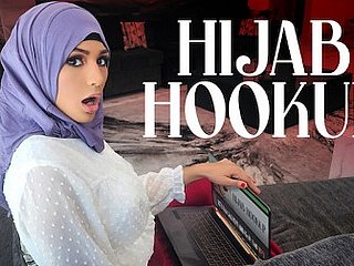 Hijab Unshaded Nina Grew Take Adhering American Teen Boob tube With an increment of Is Obsessed With Pinch Cut a rug Queen