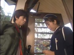 婦人警官の制服でのAI lijima