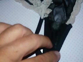 汚れた使用済みのBLAKパンティー私のコロンビアの友人を形成します。