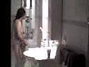 Chinesische Oma down der Dusche