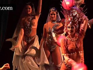 Caberet Perancis yang terkenal