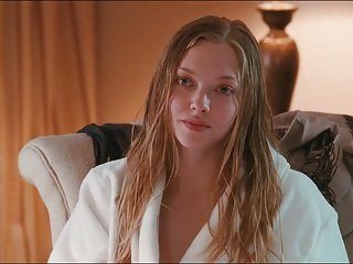 Amanda Seyfried i wzmacniacz; Julianne Moore - Chloe (2009)