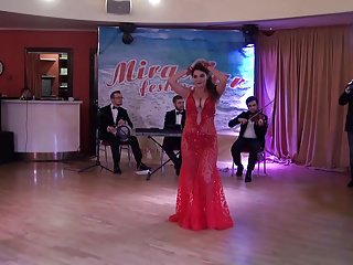 nhảy-01 milf bụng