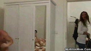 Vide il suo maritino barare groom la sua tit matura