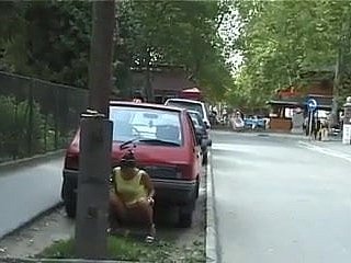 ストリート放尿