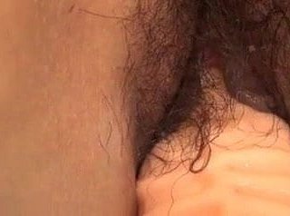 Gradual asian MILF mit großen schlaffen Titten gespielt