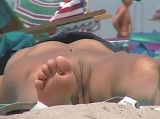 شاطئ العراة