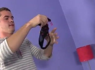 Sniffing Schritt Moms Höschen ... IT4REBORN