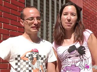 AV女優を見てナタリア指が彼女の夫を強打します