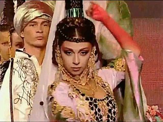 Myriam Fares - Geleneksel Dans