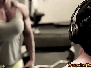 Donna attillata Muscle sfera-busting Testoster