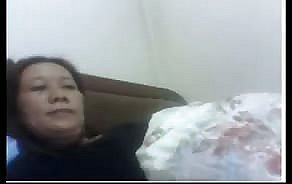 tubo porno cinese MILF gioca curry le tette