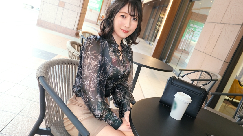 SIRO-5273 【訳ありな人妻】「騎乗位のとき、自ら動くタイプです。。。」気持ち良いところを探しては、無心に