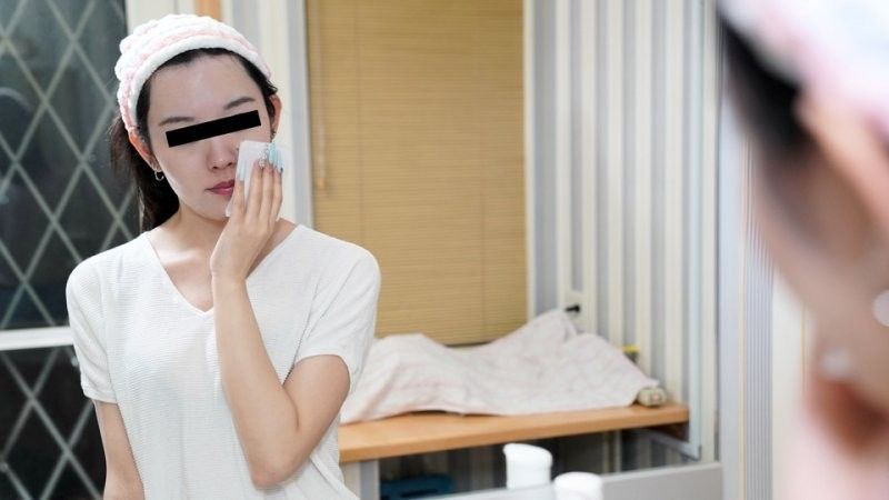 10musume 092325_01 すっぴん素人 ~すっぴんも可愛いスレンダー美巨乳娘~ 山下もえか